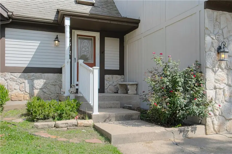 17512 W 113th Street, Olathe, KS 66061 - #3