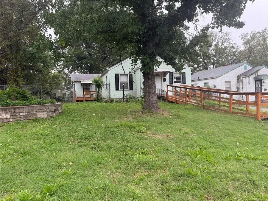 4421 College Avenue, Kansas City, MO 64130 - #2
