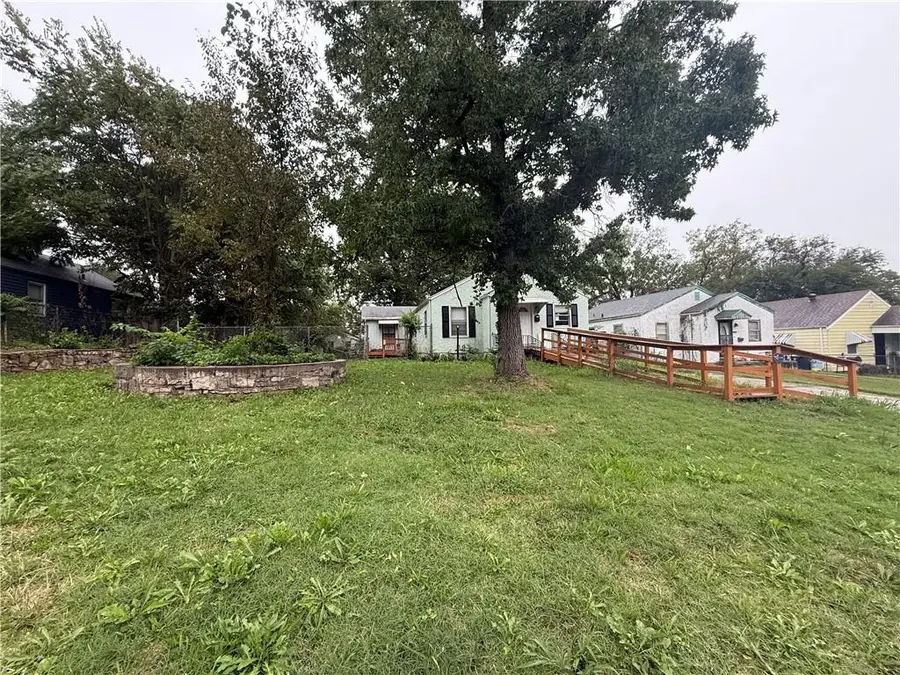 4421 College Avenue, Kansas City, MO 64130 - #3