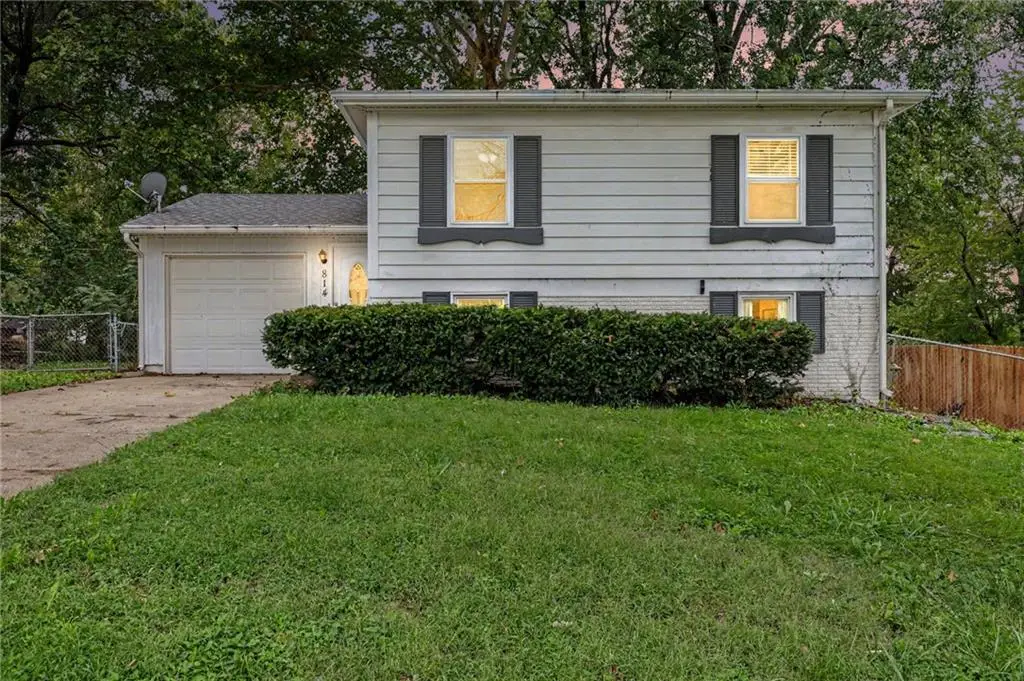 814 N Wigwam Trail, Independence, MO 64056 - #1