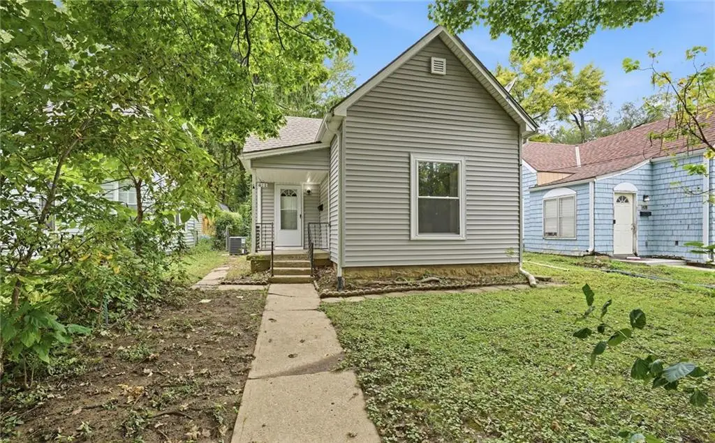 412 S Hocker Avenue, Independence, MO 64050 - #1