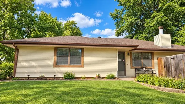 2700 NW 5th Street, Blue Springs, MO 64014