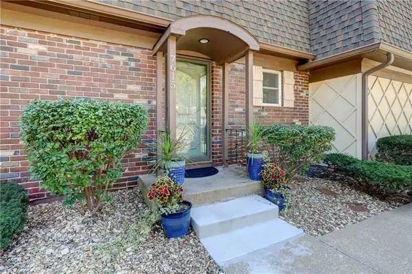 7615 Johnson Drive, Overland Park, KS 66202