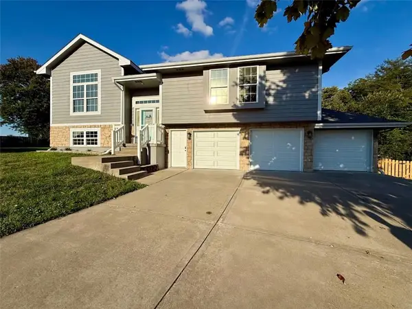 2302 Woodland Circle, Kearney, MO 64060