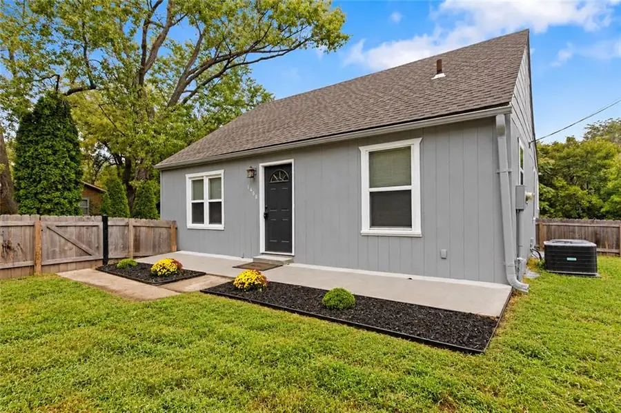 1400 E Hayward Avenue, Independence, MO 64050 - #3