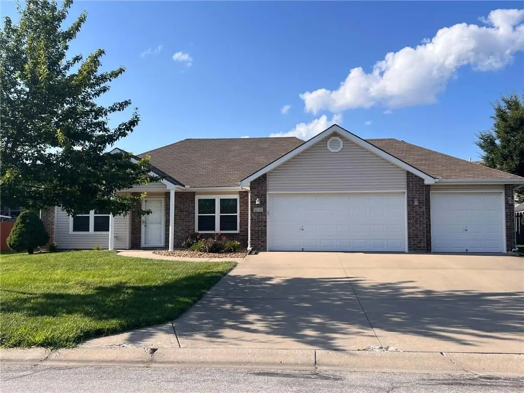 101 Sun Garden Street, Blue Springs, MO 64064 - #1