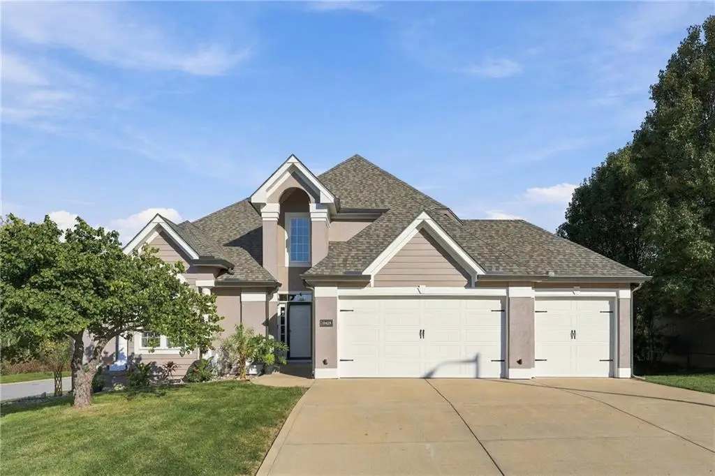 10429 N Lawn Avenue, Kansas City, MO 64156 - #1