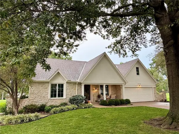 12710 Pembroke Lane, Leawood, KS 66209