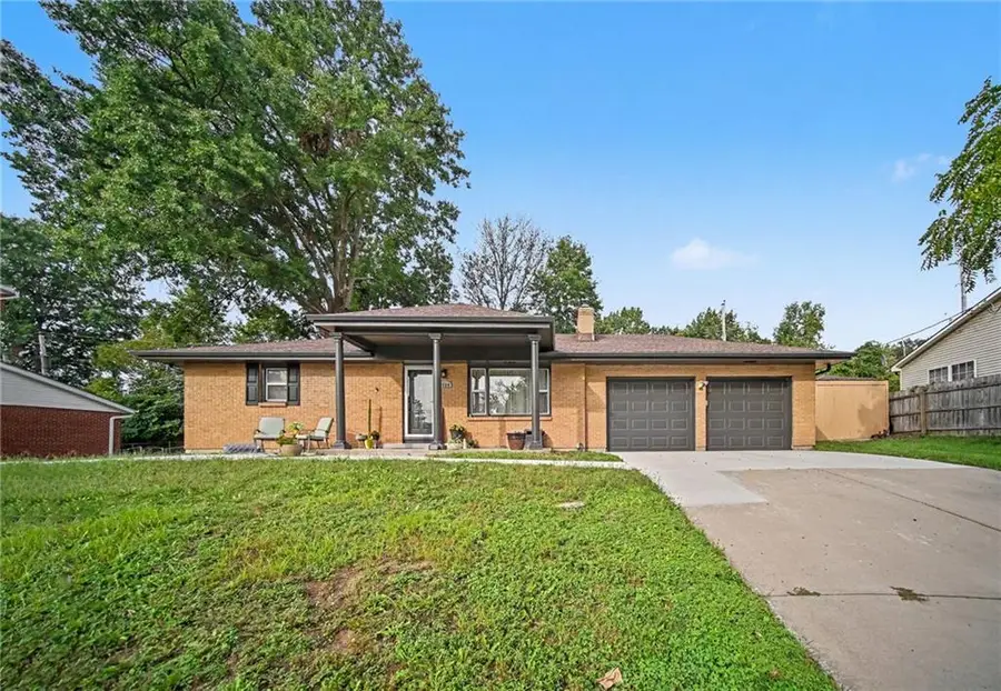 6738 N Madison Avenue, Kansas City, MO 64118 - #2