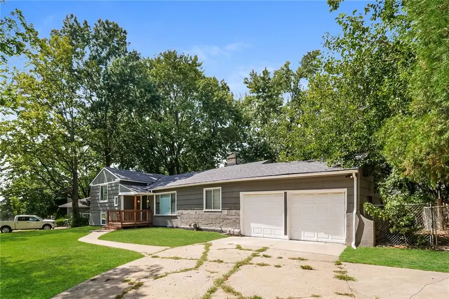 7606 Ward Parkway, Kansas City, MO 64114 - #2