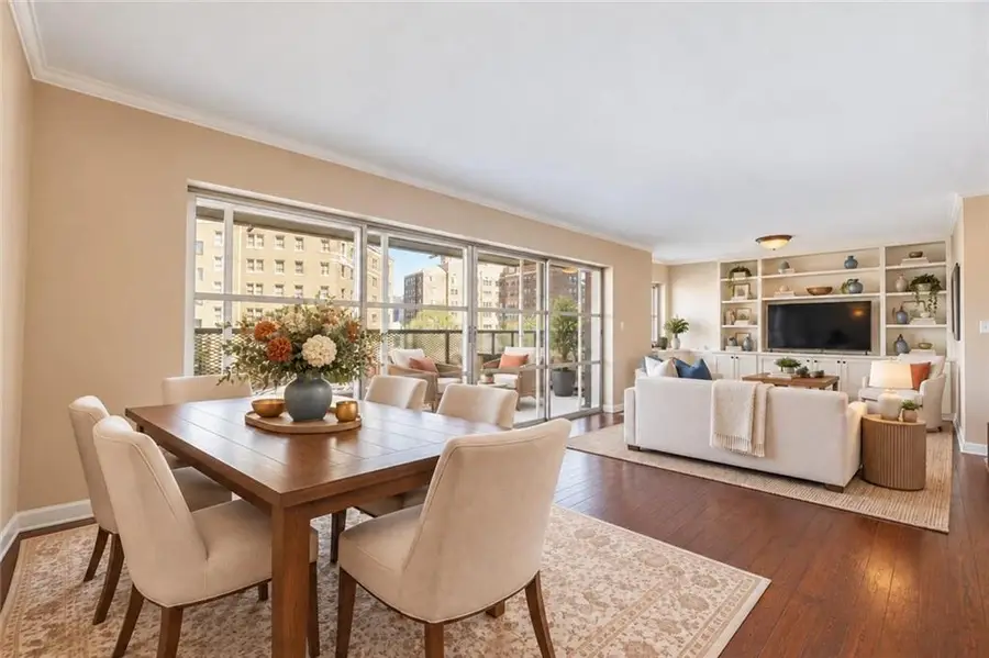 310 W 49th Street #201, Kansas City, MO 64112 - #2
