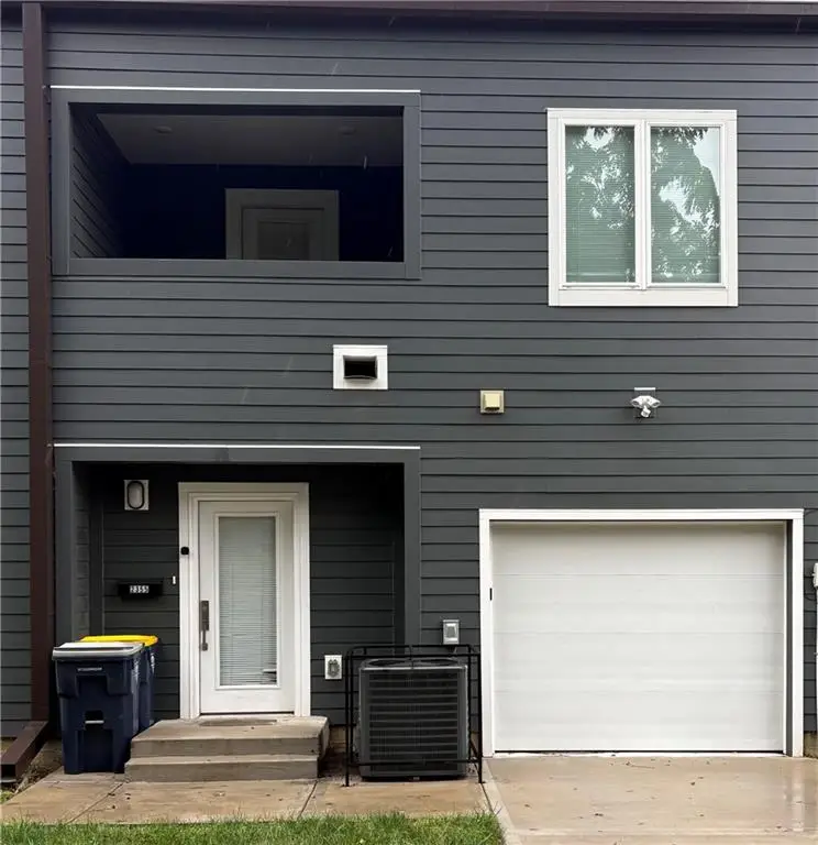 2355 E 27th Street, Kansas City, MO 64109 - #2