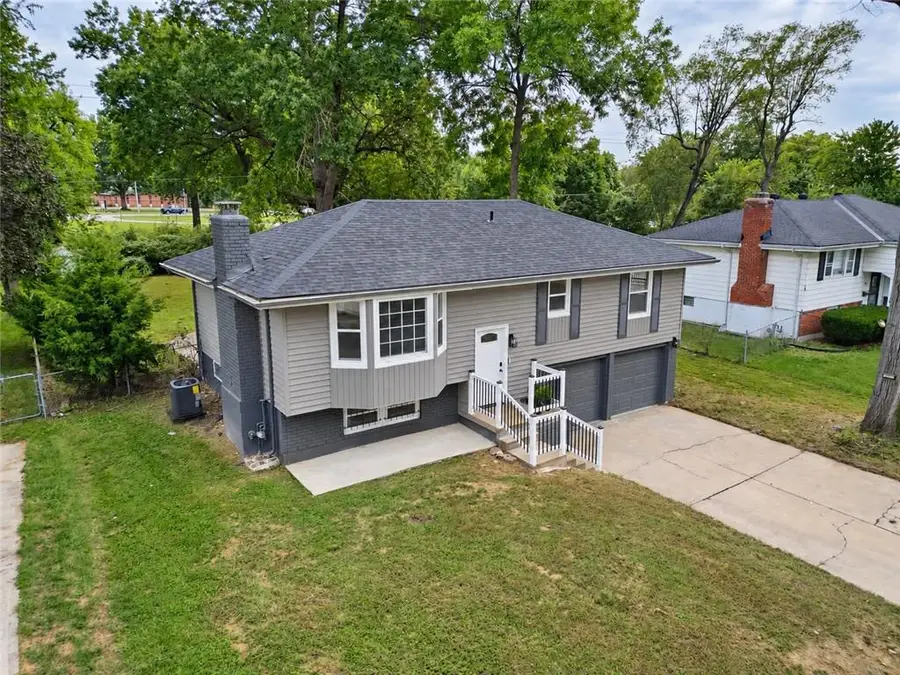 7701 E 90th Terrace, Kansas City, MO 64138 - #2
