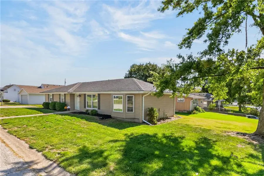 301 2nd Street, Smithville, MO 64089 - #3