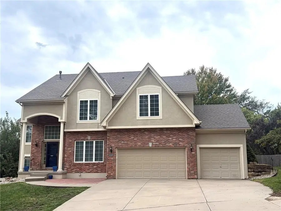 9216 N Manning Avenue, Kansas City, MO 64157 - #2