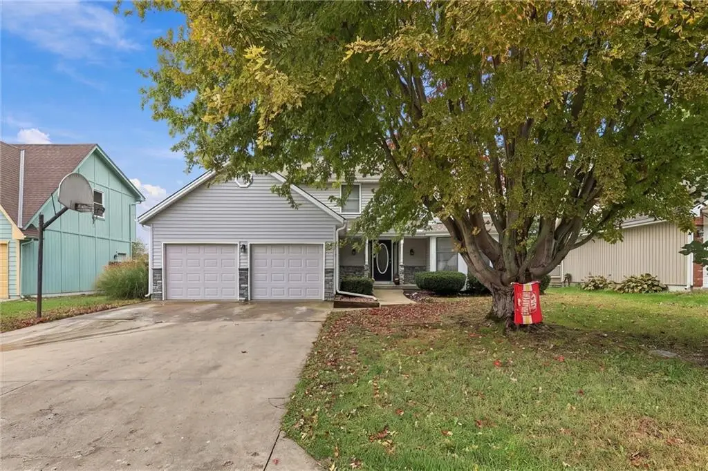 16207 Spring Valley Road, Belton, MO 64012 - #1