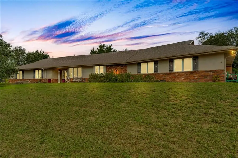 1058 E 932nd Road, Lawrence, KS 66047 - #2