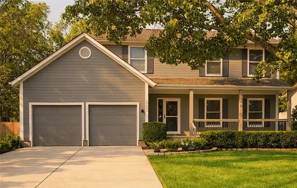 15500 Glenwood Avenue, Overland Park, KS 66223