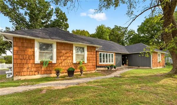 122 W Carlton Street, Frontenac, KS 66763