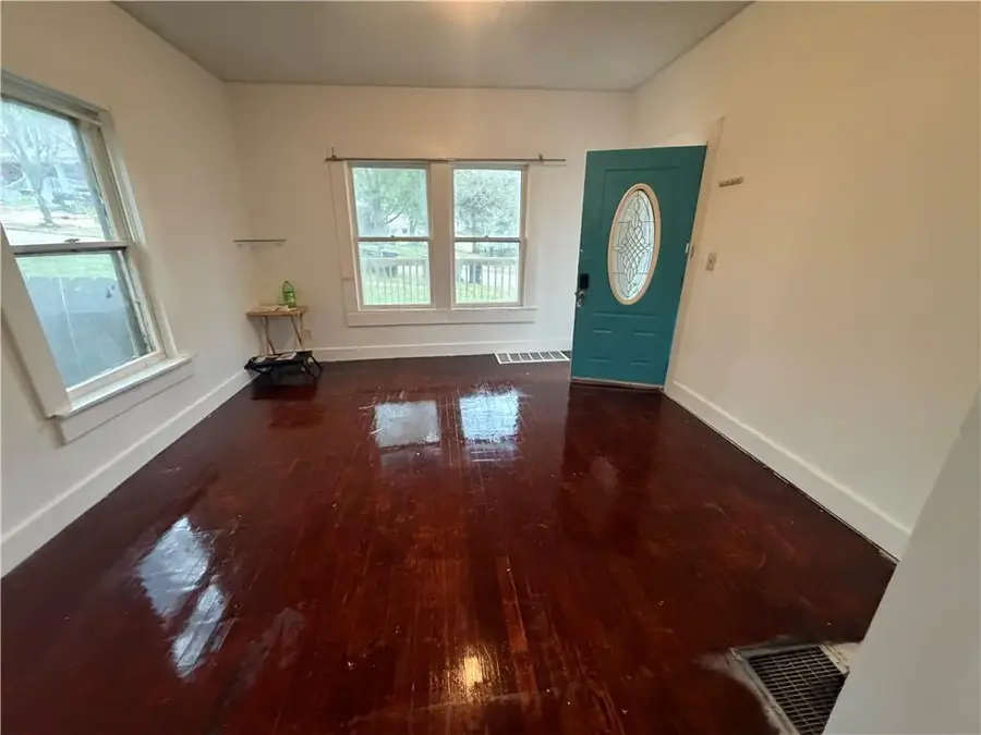 332 Mersington Avenue, Kansas City, MO 64124 - #3