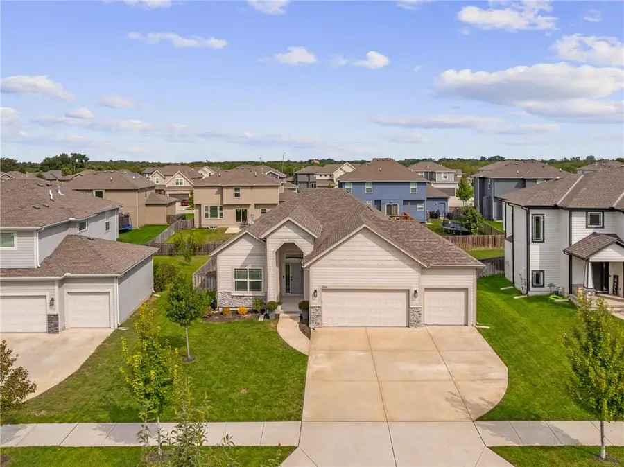 28414 W 162nd Street, Gardner, KS 66030 - #2