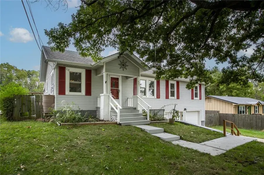 4201 Arlington Avenue, Kansas City, MO 64133 - #3