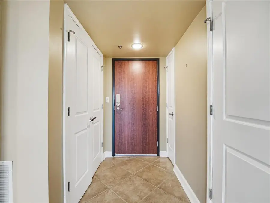 600 E Admiral Boulevard #805, Kansas City, MO 64106 - #2