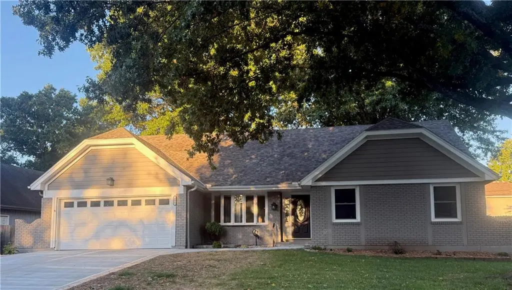 406 SE Richardson Place, Lees Summit, MO 64063 - #1