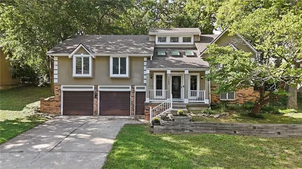 1307 SW Granite Creek Drive, Blue Springs, MO 64015