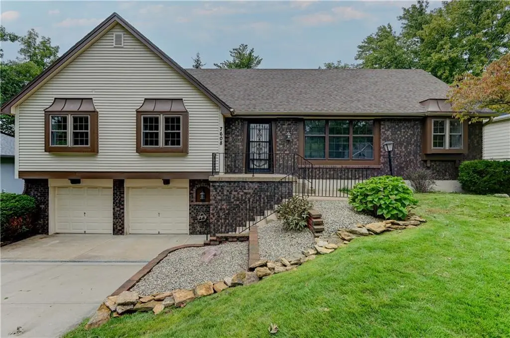 7608 NW 69th Street, Kansas City, MO 64152 - #1