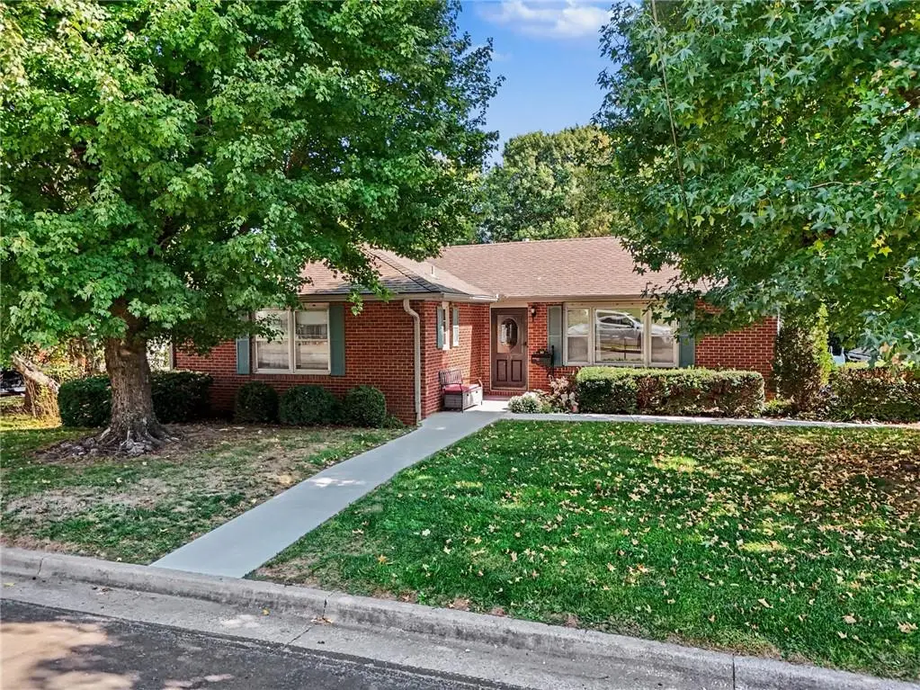 39 Country Club Terrace, Lexington, MO 64067 - #1