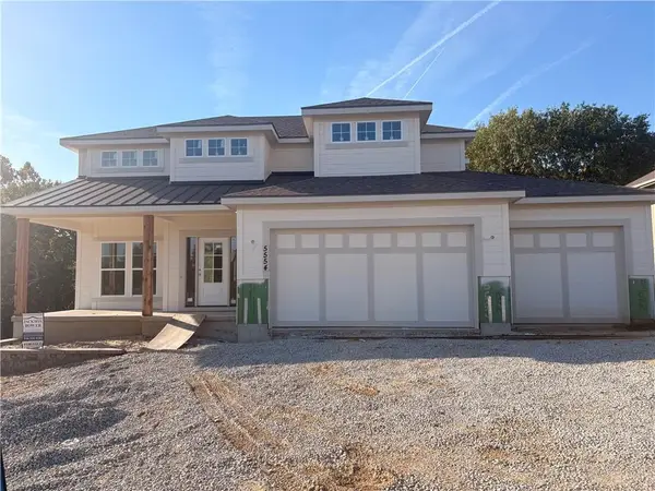 5554 Thousand Oaks Drive, Parkville, MO 64152