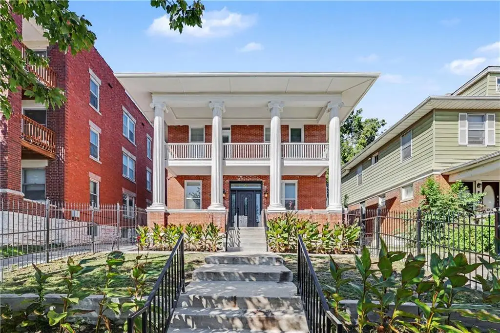 300 W 34 Street, Kansas City, MO 64111 - #1