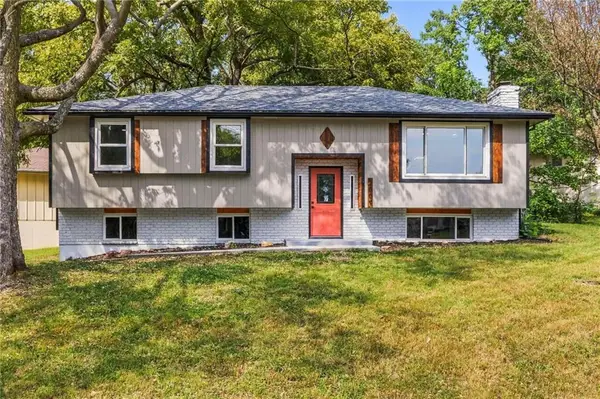 2009 Se Abbey Street, Blue Springs, MO 64014