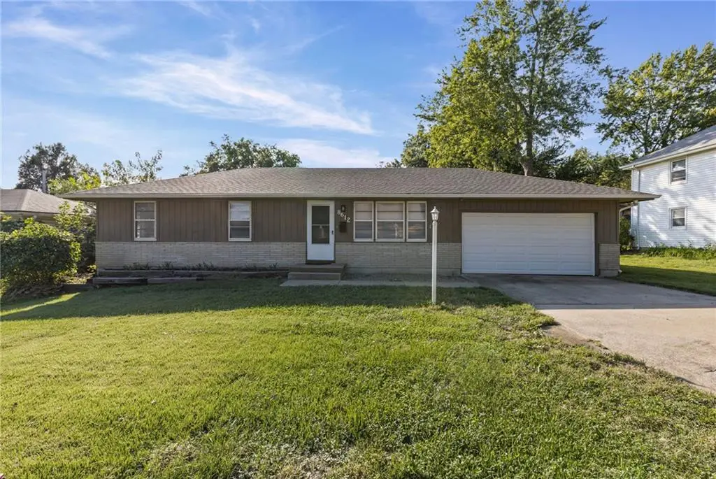 8612 Crescent Avenue, Raytown, MO 64138 - #1