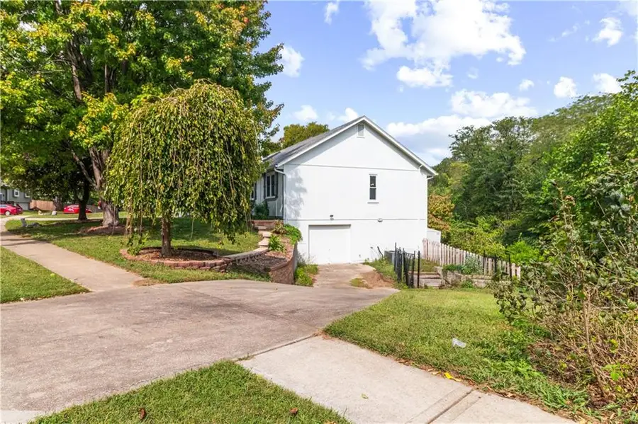 2160 NE Concord Street, Lees Summit, MO 64086 - #3