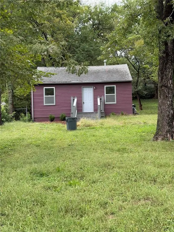 422 Iowa Street, Lawrence, KS 66044 - #2