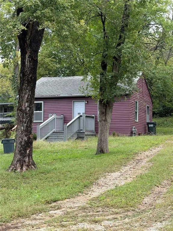 422 Iowa Street, Lawrence, KS 66044 - #3