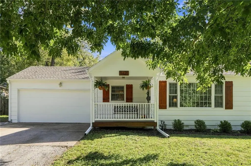 8621 Floyd Street, Overland Park, KS 66212 - #1