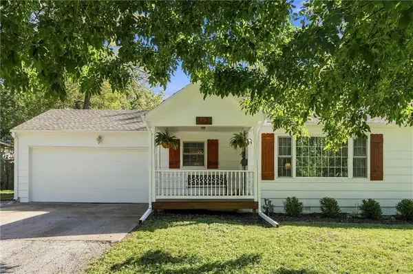 8621 Floyd Street, Overland Park, KS 66212
