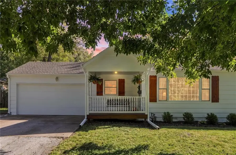 8621 Floyd Street, Overland Park, KS 66212 - #2