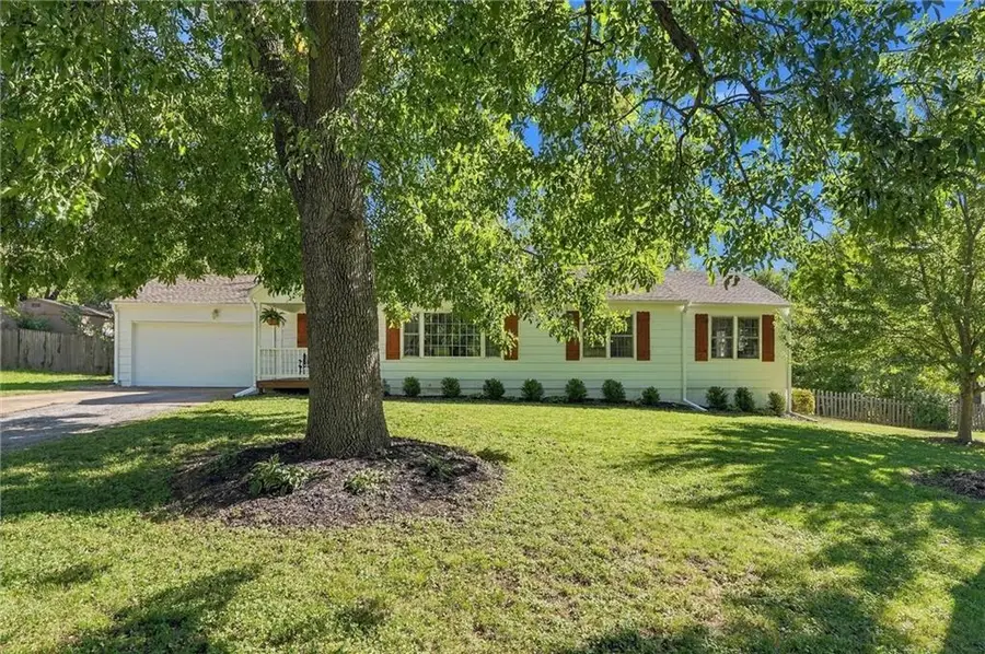 8621 Floyd Street, Overland Park, KS 66212 - #3