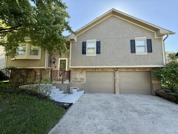 14915 W Peppermill Drive, Olathe, KS 66062