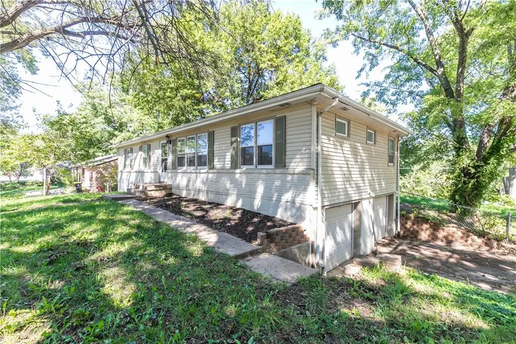 6730 NE Ridgeway Avenue, Kansas City, MO 64119 - #1