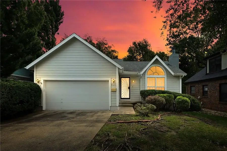 4727 Booth Street, Westwood, KS 66205 - #2