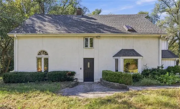 32701 E Pink Hill Road, Grain Valley, MO 64029