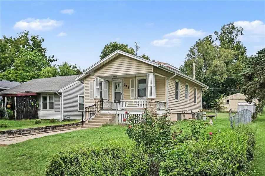 214 E 79th Terrace, Kansas City, MO 64114 - #2