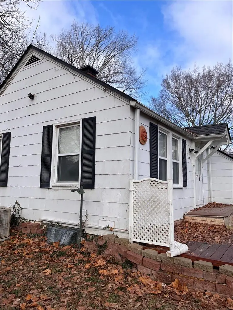 9724 Pennsylvania Avenue, Kansas City, MO 64114 - #3