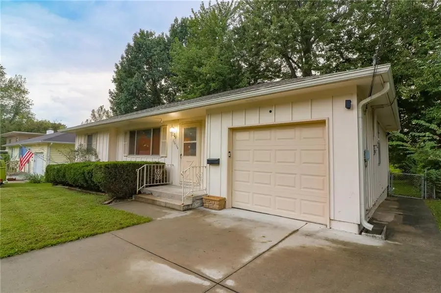 6616 Hardy Avenue, Raytown, MO 64133 - #3