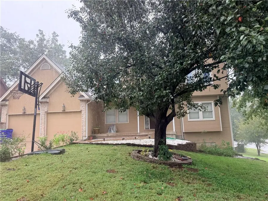5904 Albervan Street, Shawnee, KS 66216 - #2
